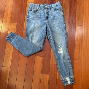 Good American Faded Light Blue Distressed Skinny Jeans